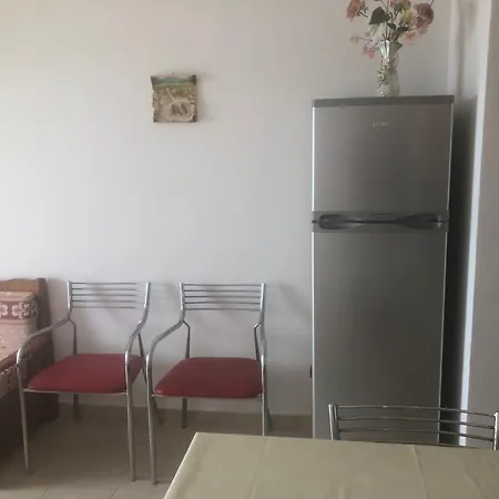 Apartment Eyes On Sea